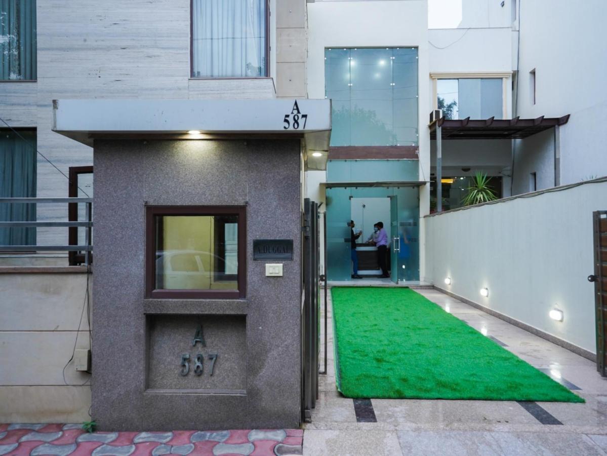 Lime Tree Hotel Sushant Lok Gurgaon Sector 29 Next To Iffco Chowk Metro Exterior foto