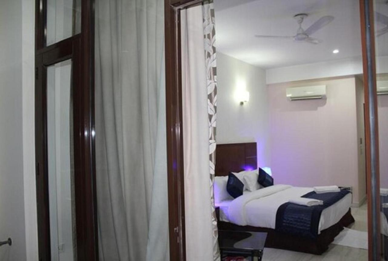 Lime Tree Hotel Sushant Lok Gurgaon Sector 29 Next To Iffco Chowk Metro Exterior foto