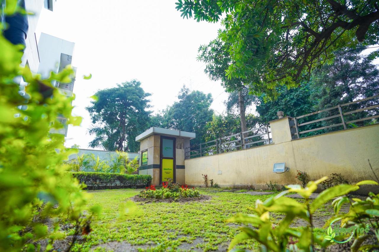 Lime Tree Hotel Sushant Lok Gurgaon Sector 29 Next To Iffco Chowk Metro Exterior foto